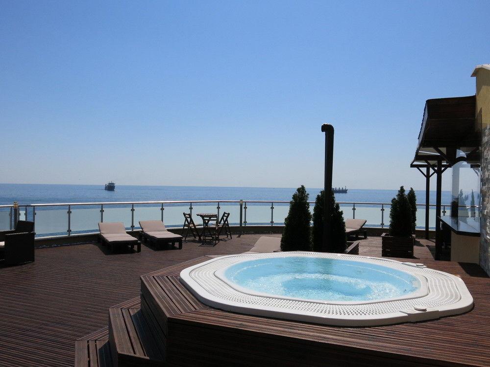 Family Hotel Albizia Beach Varna Exterior foto