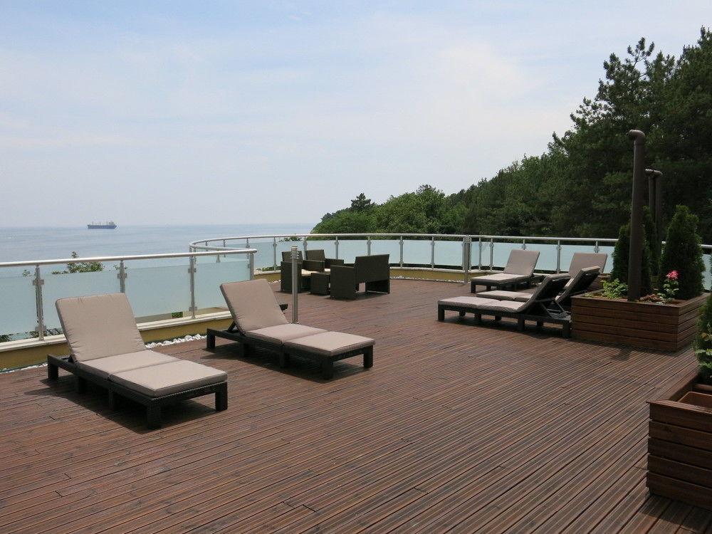 Family Hotel Albizia Beach Varna Exterior foto