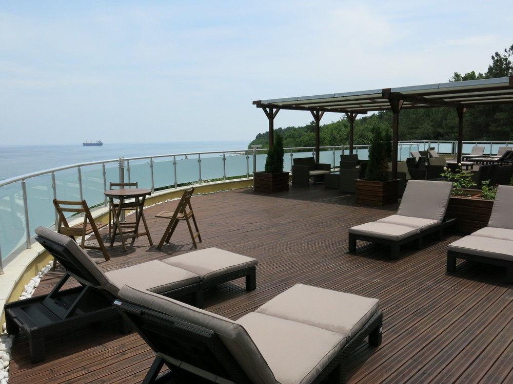 Family Hotel Albizia Beach Varna Exterior foto