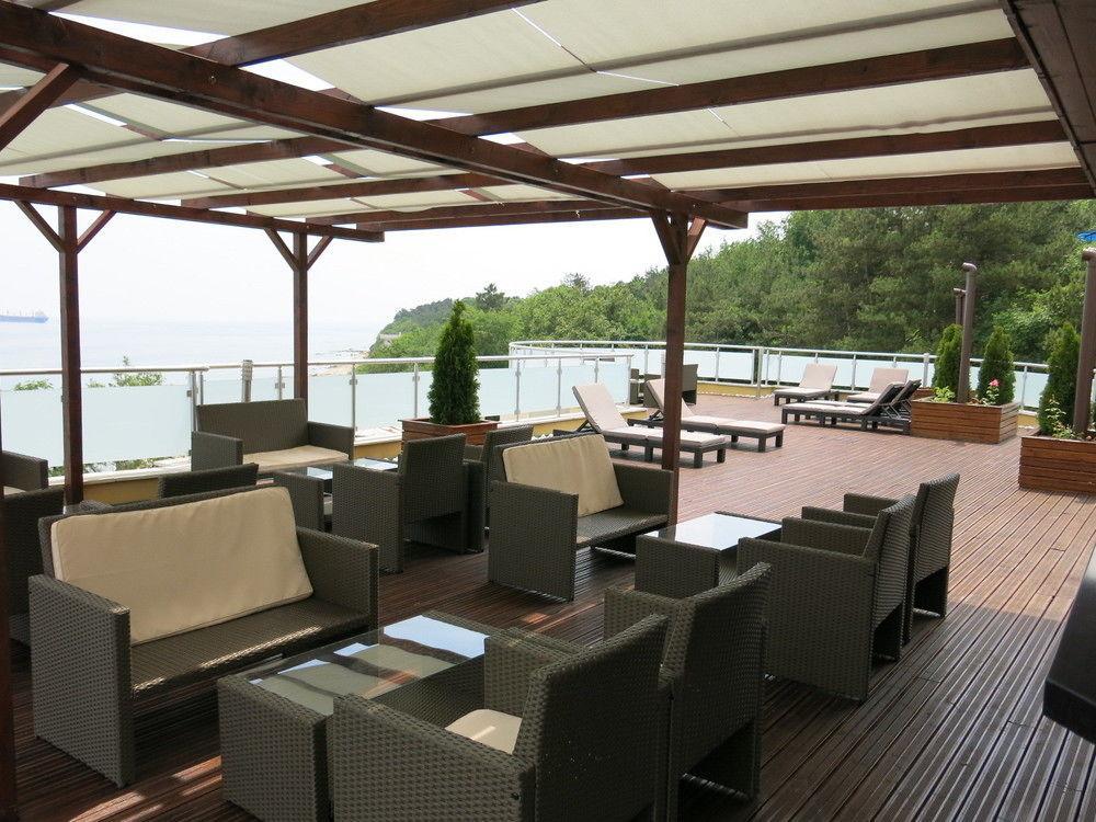 Family Hotel Albizia Beach Varna Exterior foto