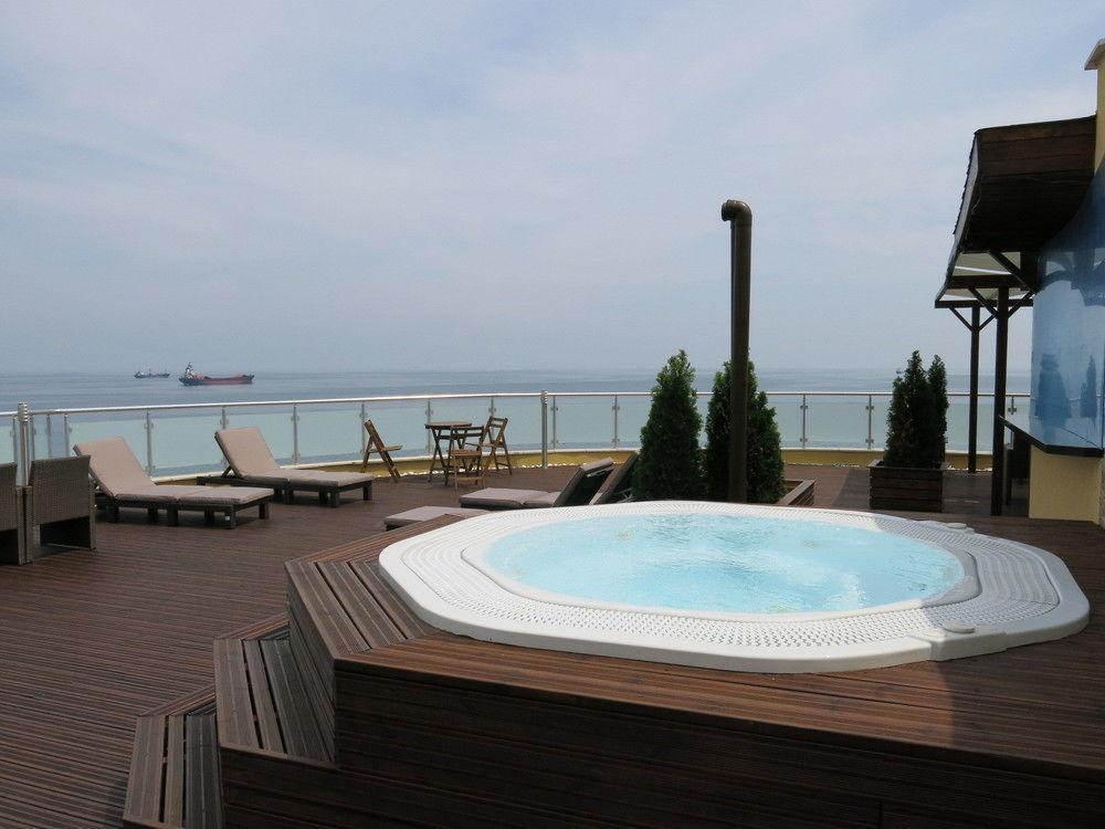 Family Hotel Albizia Beach Varna Exterior foto