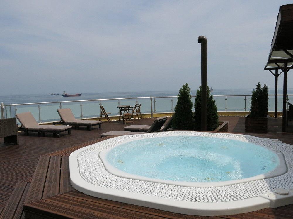 Family Hotel Albizia Beach Varna Exterior foto