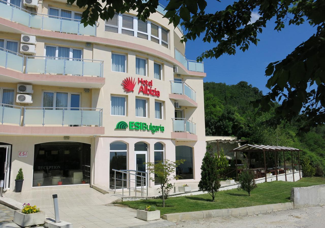 Family Hotel Albizia Beach Varna Exterior foto